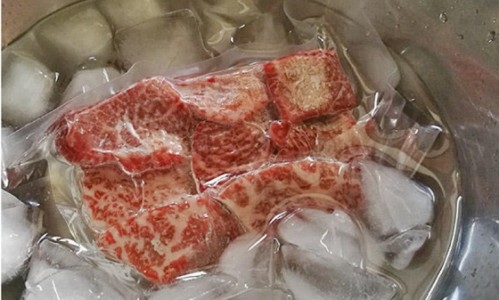 キャンプ飯‗肉‗氷水解凍