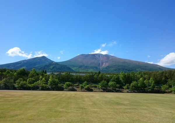 夏空と浅間山