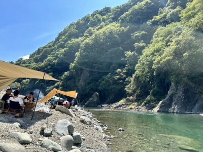 青野原野呂ロッジキャンプ場川沿い