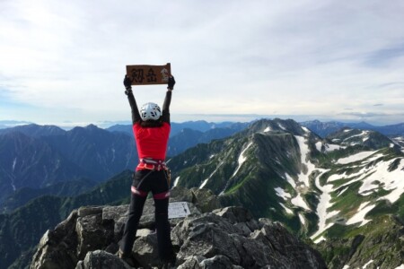 登山　ヘルメット