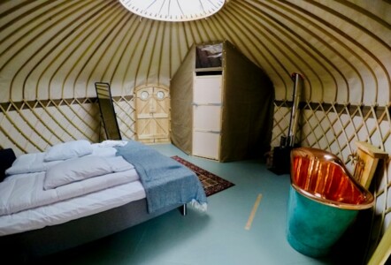ドーム型テント内装