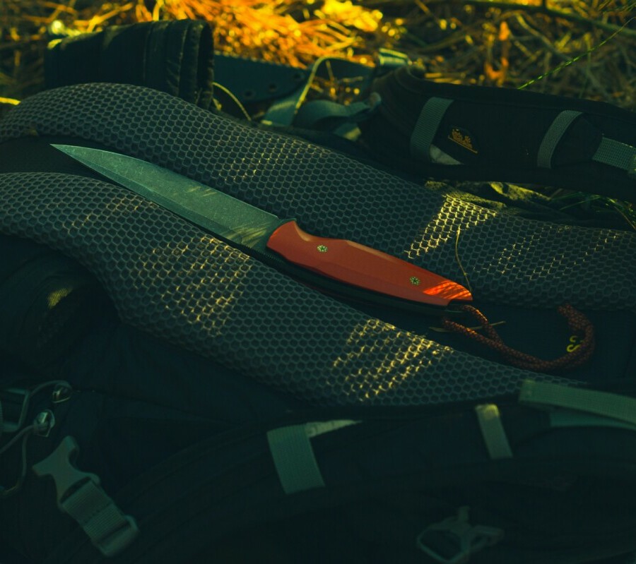 バトニングナイフ